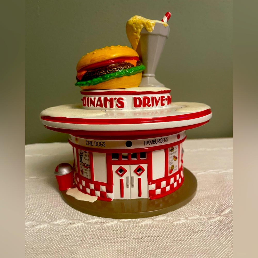 Department 56 Snowy Village Dina’s Diner